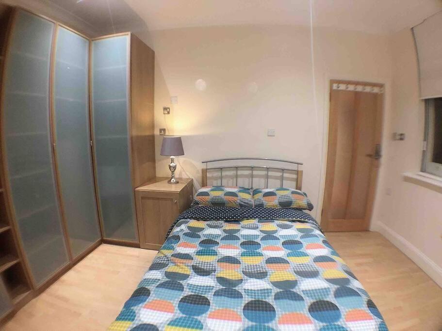 Central London Apartment For Family Upto 5 Ngoại thất bức ảnh