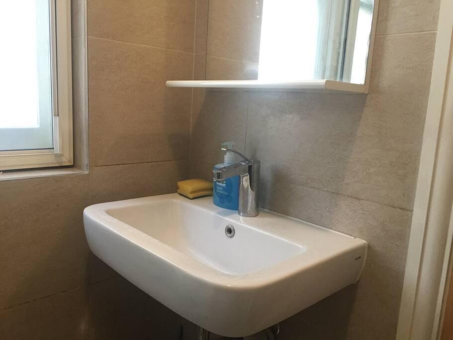 Central London Apartment For Family Upto 5 Ngoại thất bức ảnh